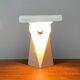 Lampe de table minimaliste en tole de l'ère spatiale italienne des années 60 par G. Grego.