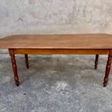 Ancienne table bistrot ovale en bois massif teinte claire  Dimensions 220 cm x 88 cm