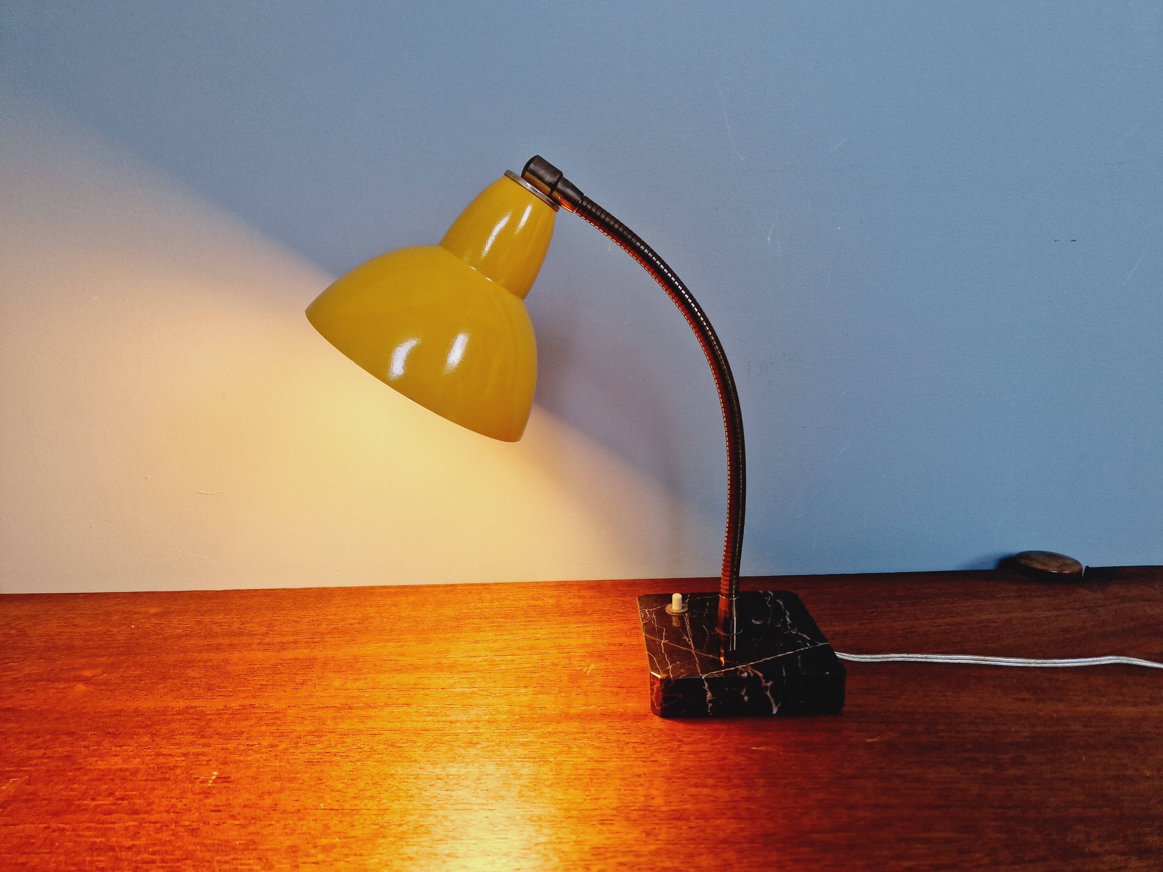 Casserole lamp in yellow lacquered metal and black marble, 1950s