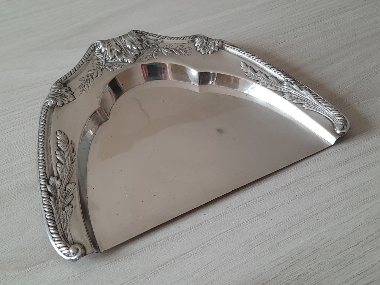 Silver metal crumb