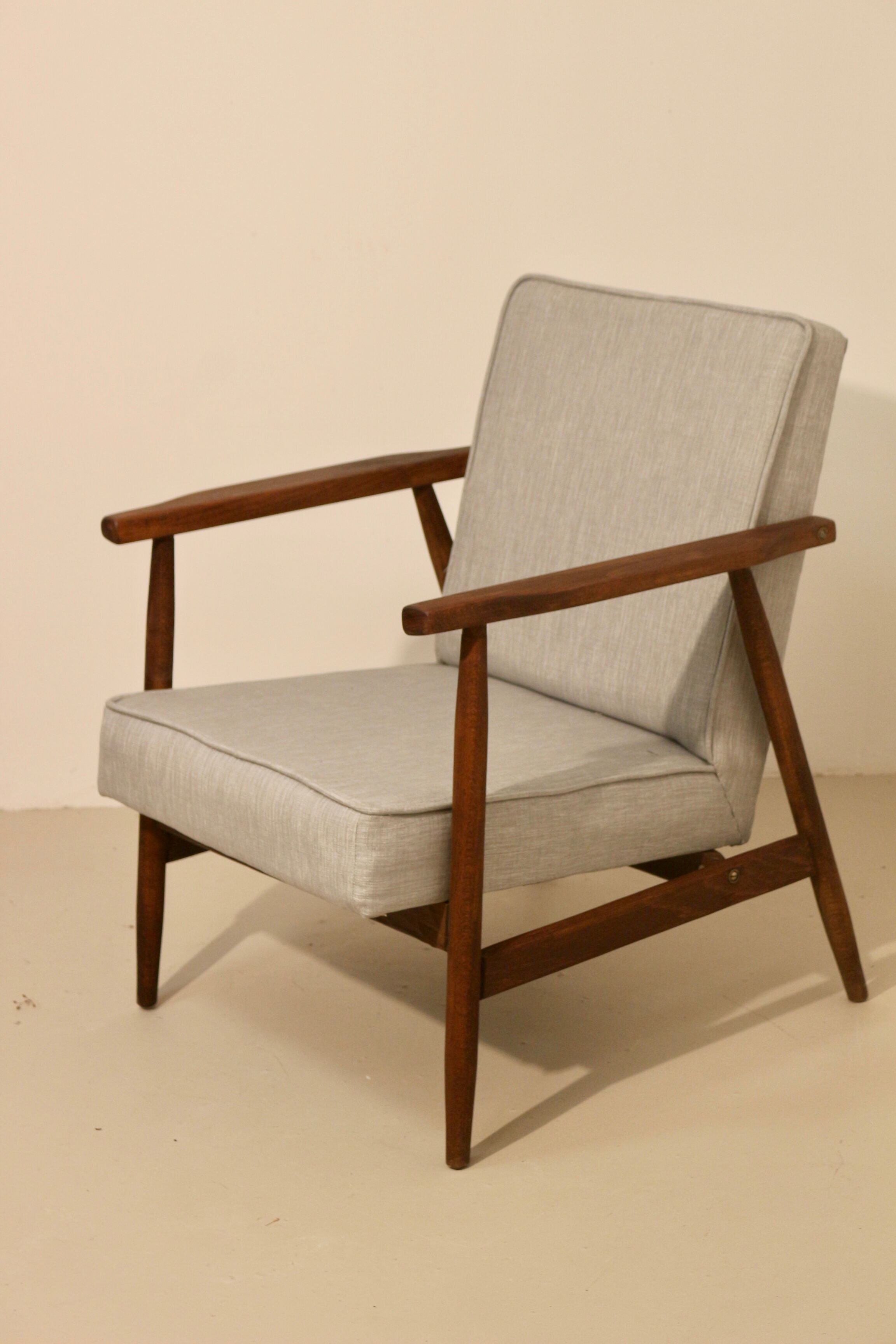 Fauteuil Henryk Lis 300-190 années 1970. Ref Mia