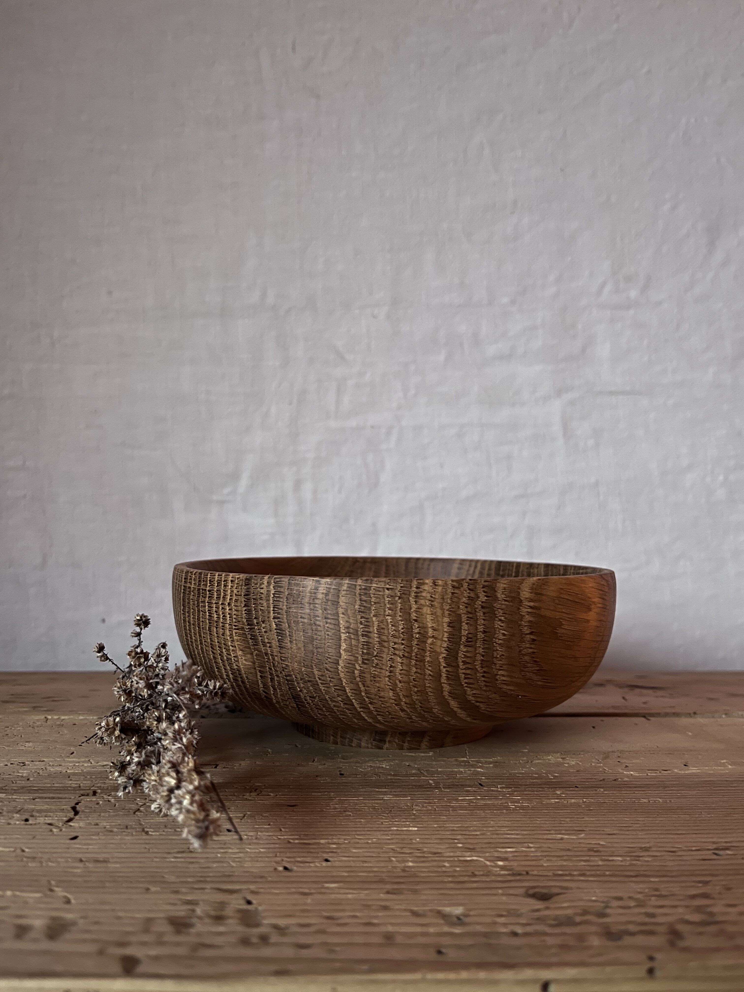 Set of 2 oak bowls