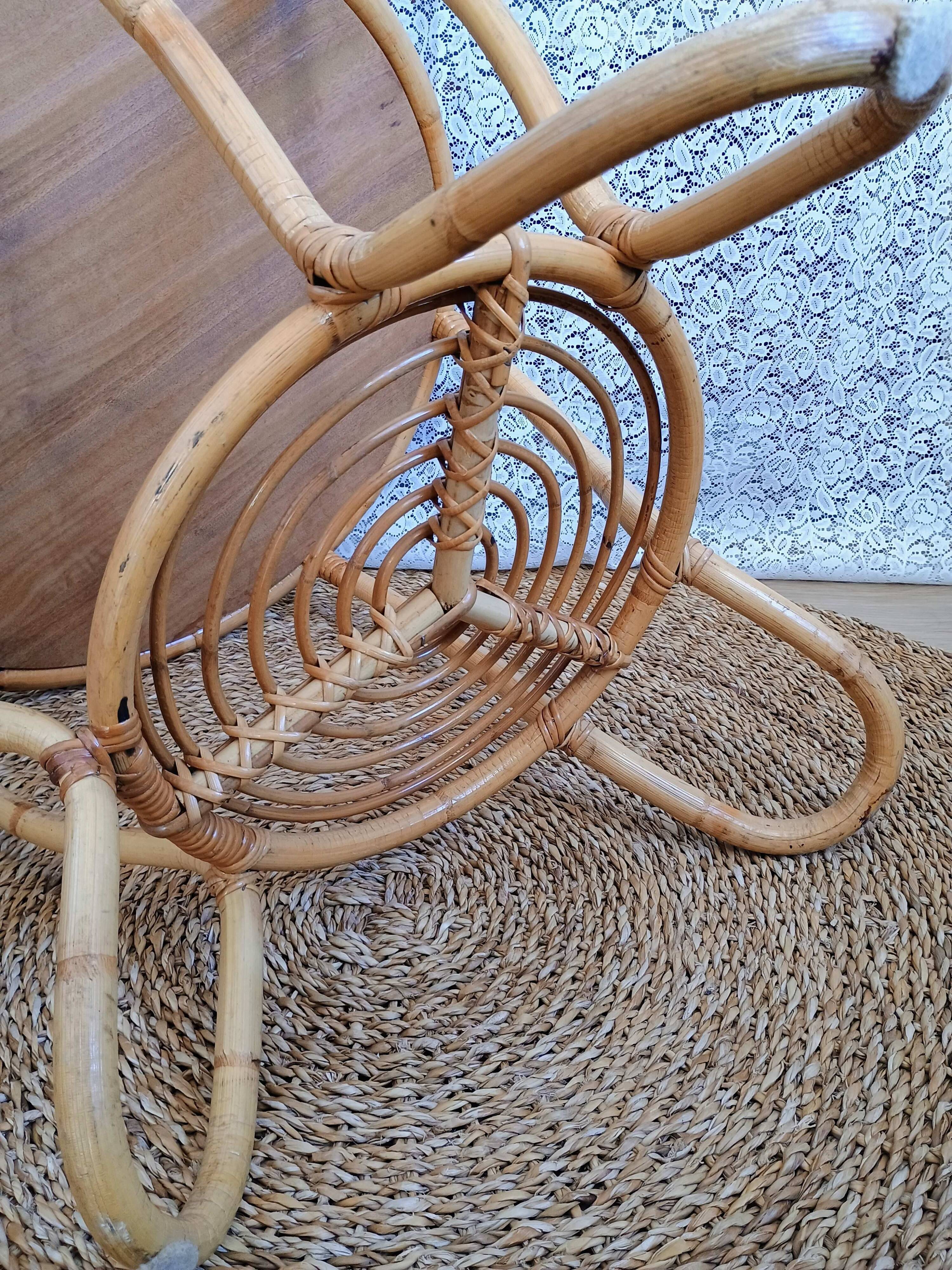 Round vintage rattan coffee table