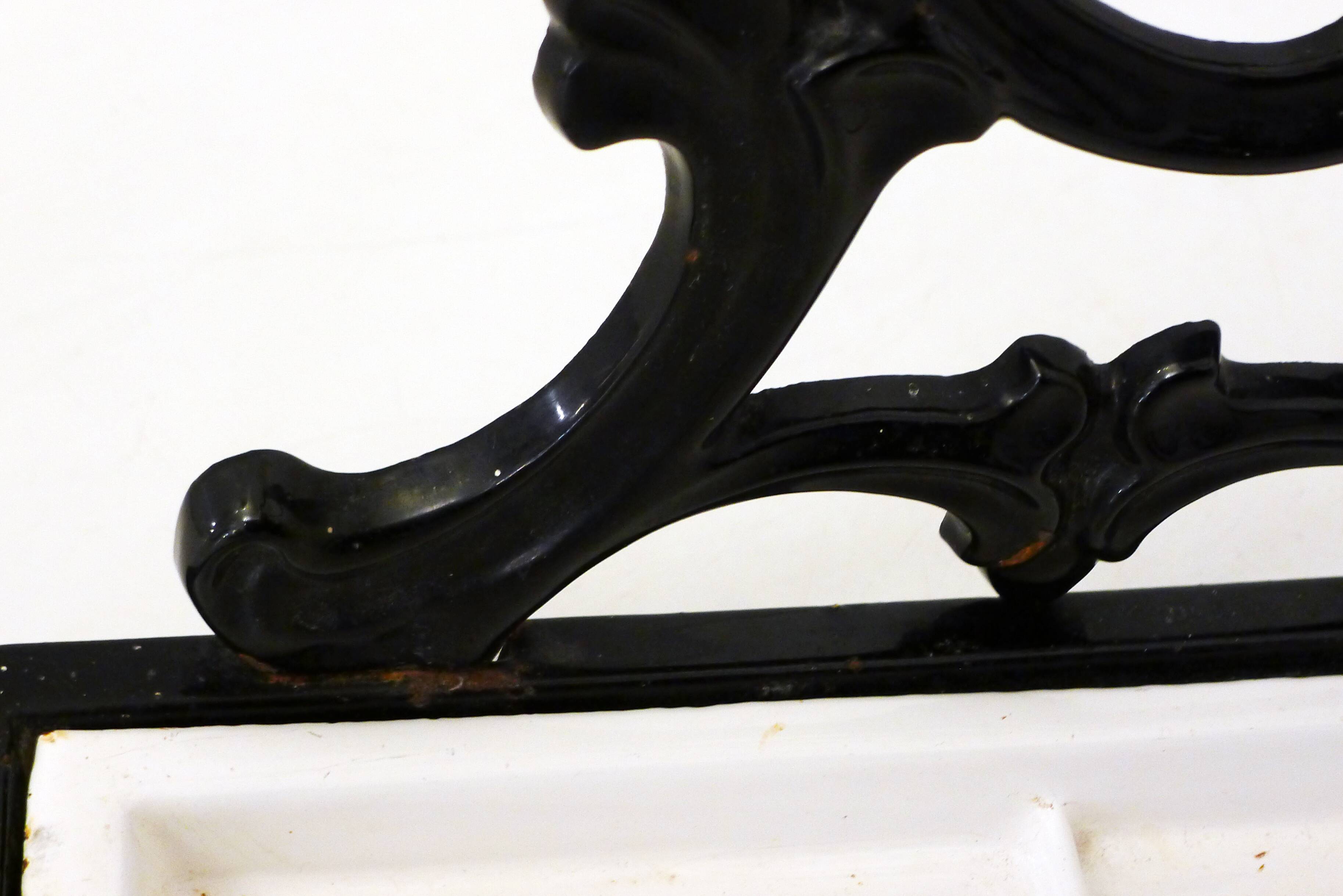 Enameled cast iron umbrella stand