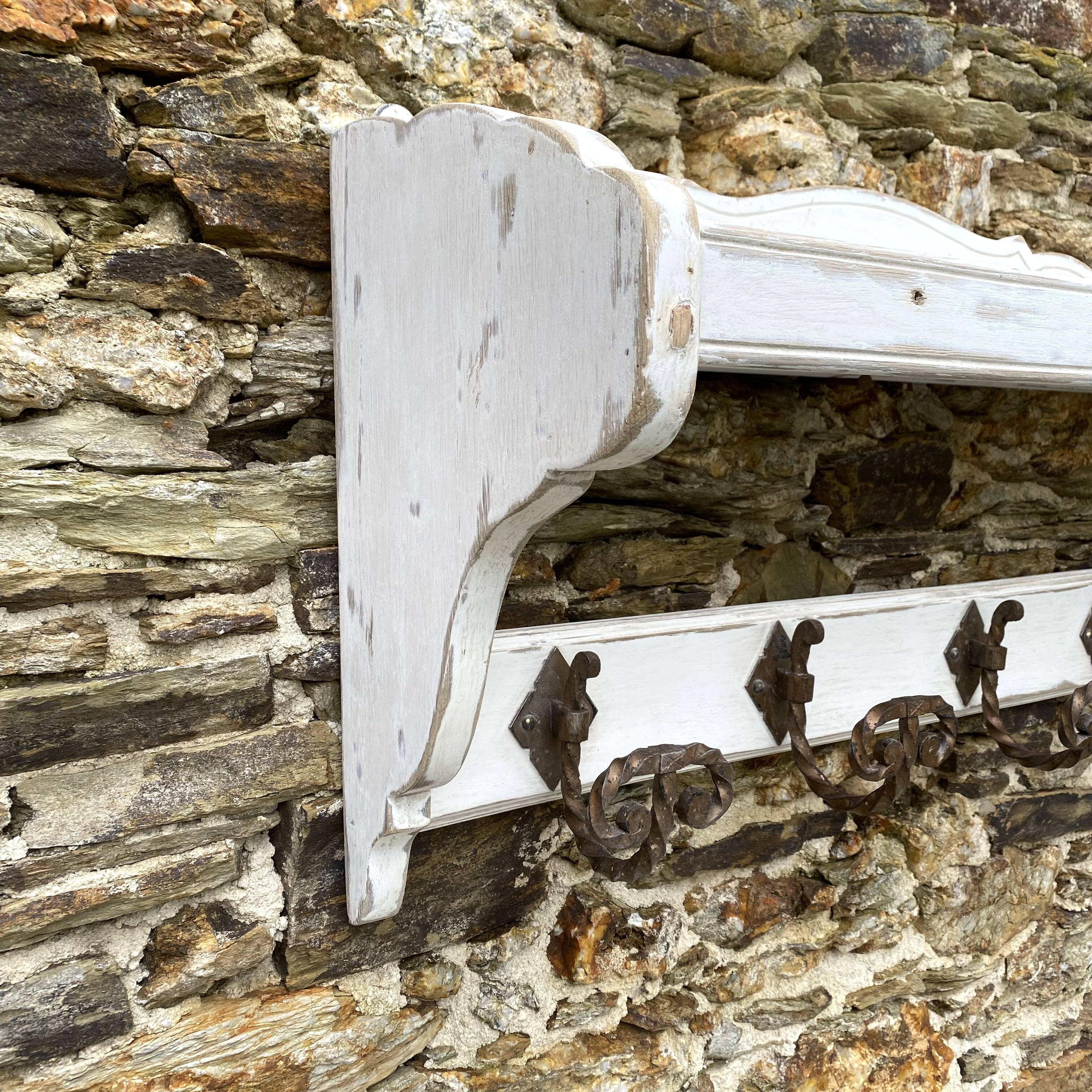 Vintage wall coat and hat rack