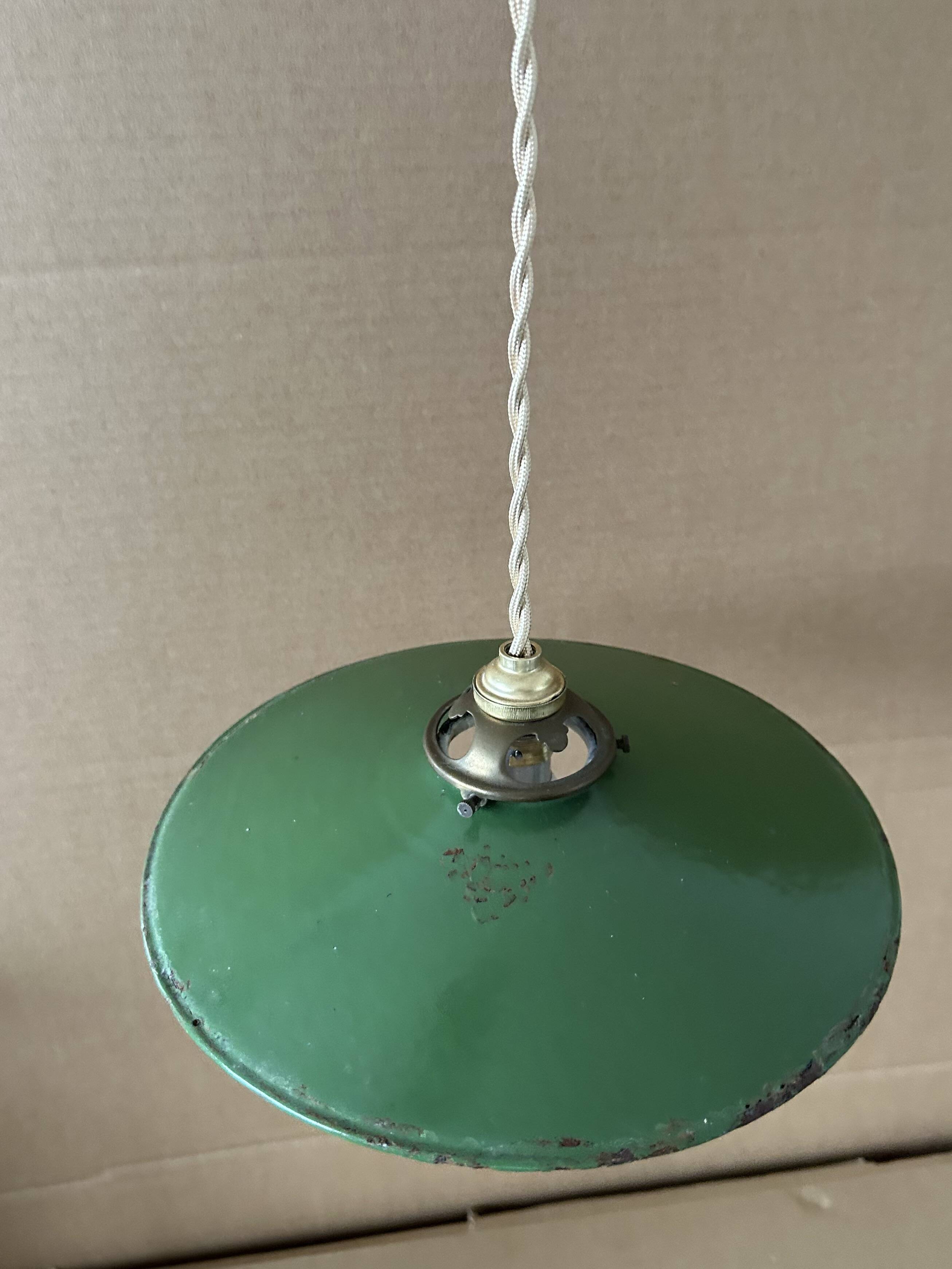 Suspension industrielle ancienne