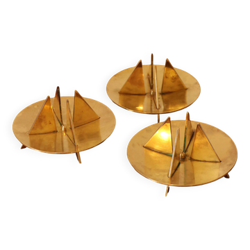 Scandinavian trio of candlesticks in brass by Pierre Forsell for Skultuna.