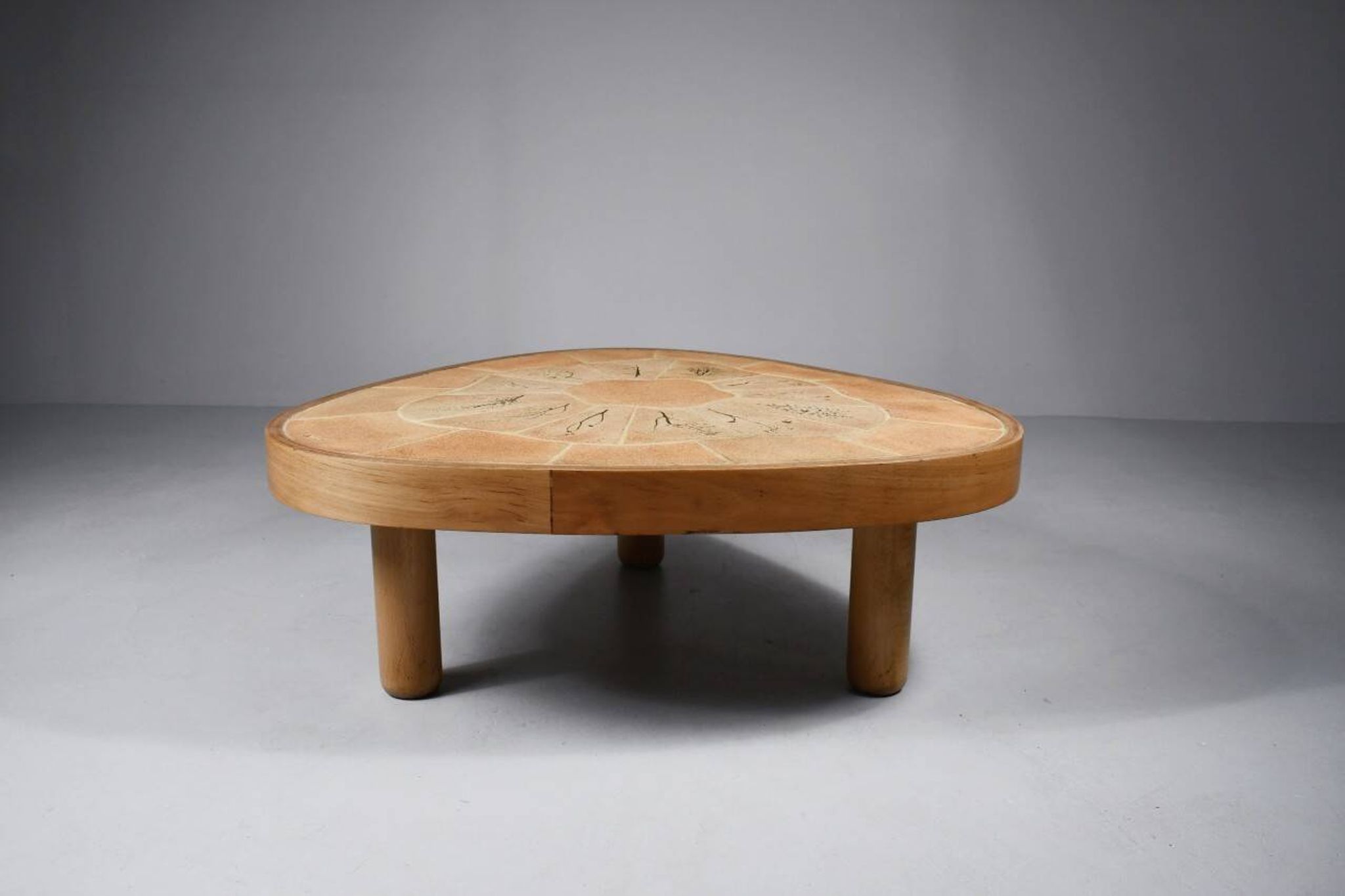 Table basse en céramique. Millésime - Années 60