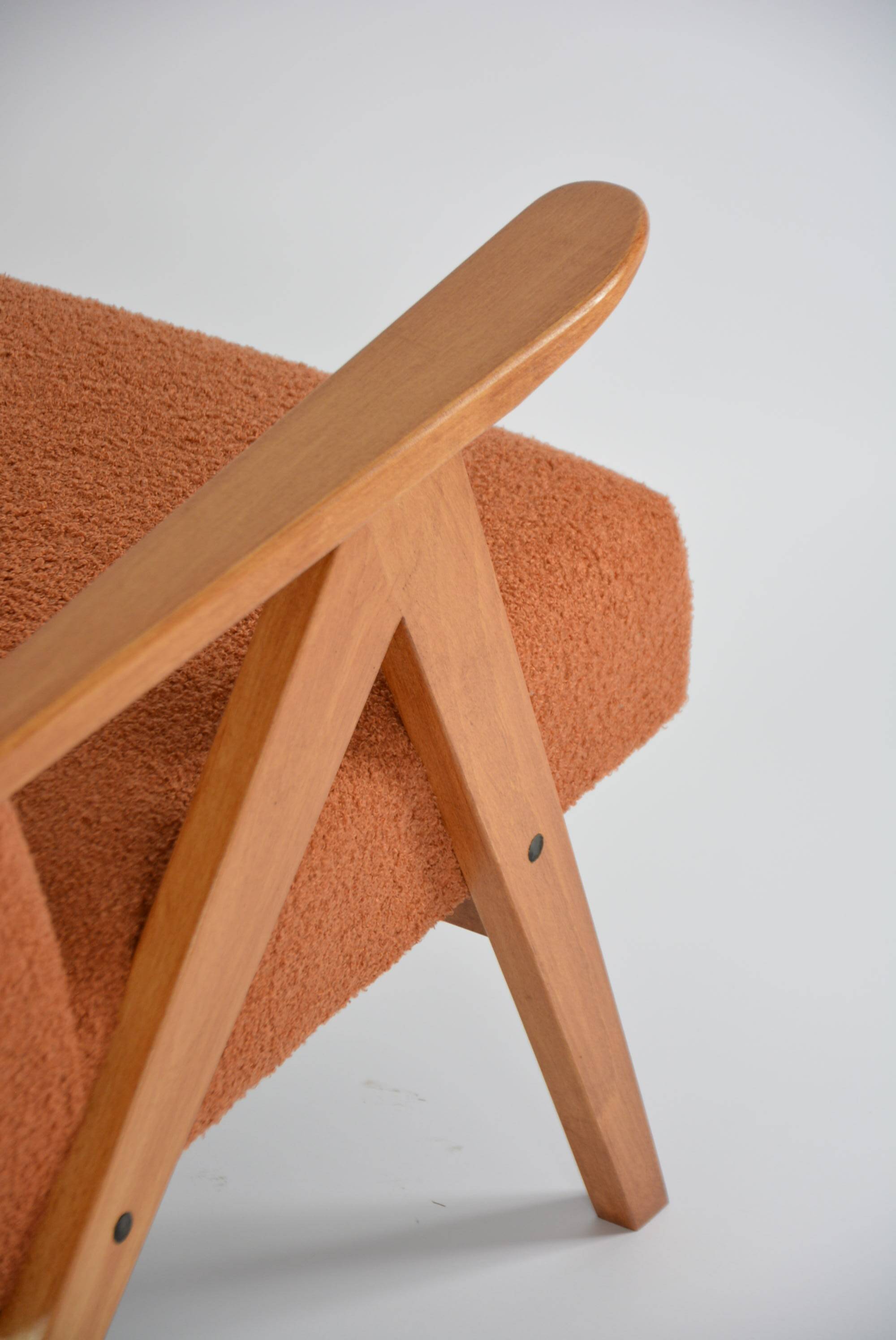 Kompas terracotta armchair