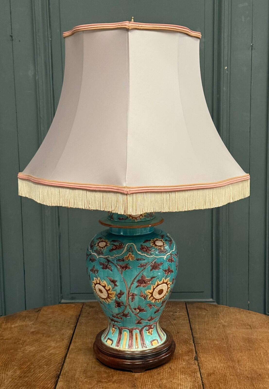 Large Chinese ceramic lamp, 20th century, floral decoration, original lampshade