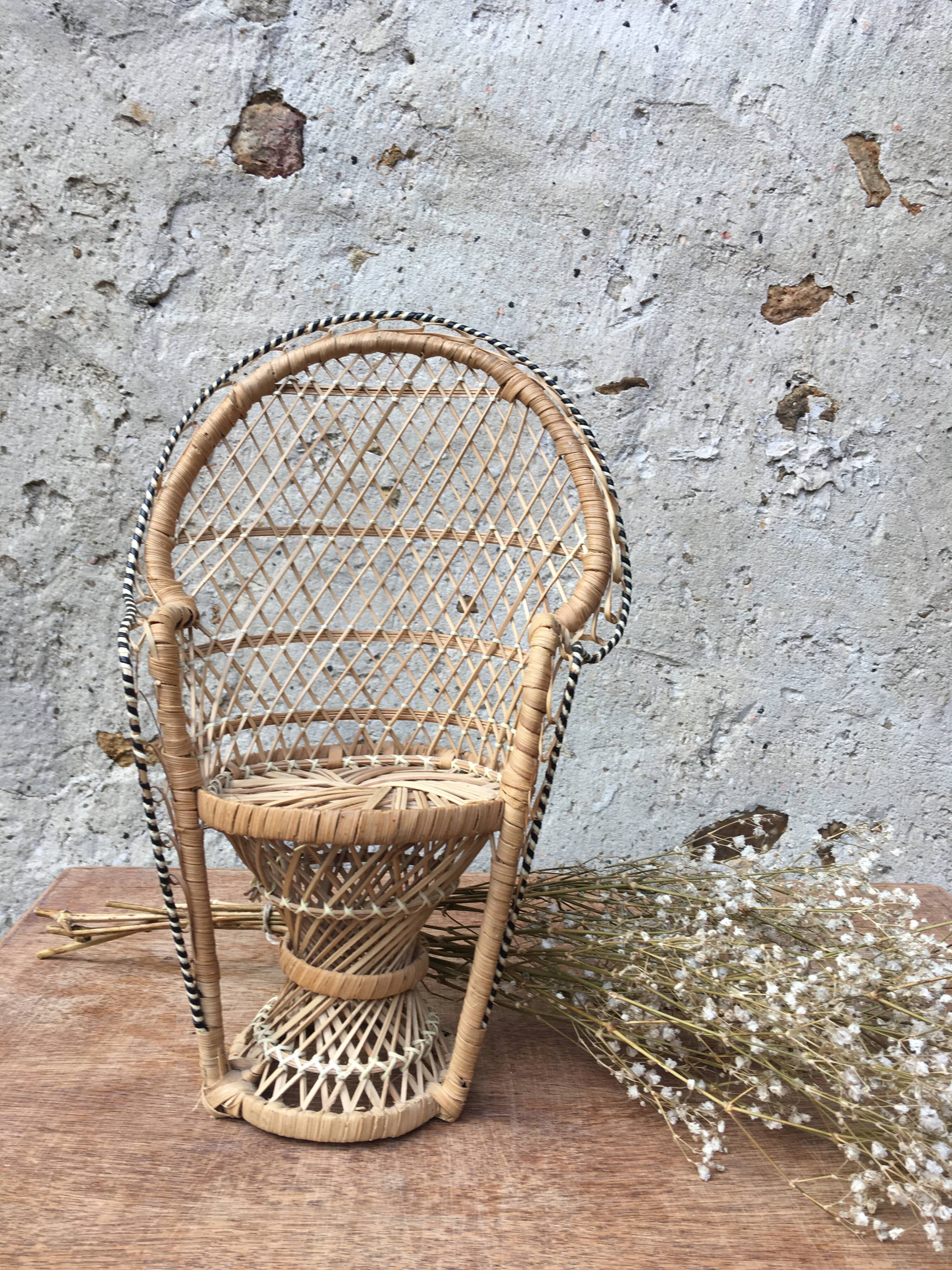 Fauteuil Emmanuelle miniature en rotin