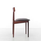 Suite de 4 chaises scandinaves en teck modèle 39