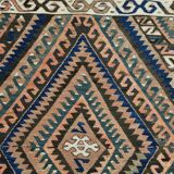 Tapis kilim ancien à losanges géométriques, Dominante bleue et tons nature