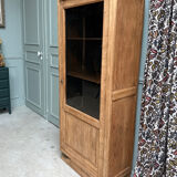 Small Parisian Art Deco showcase