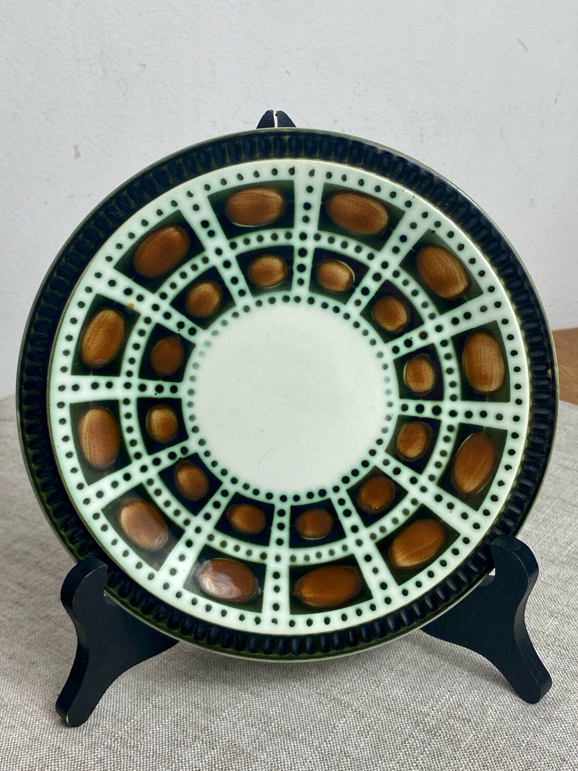 Four Boch Belgium dessert plates