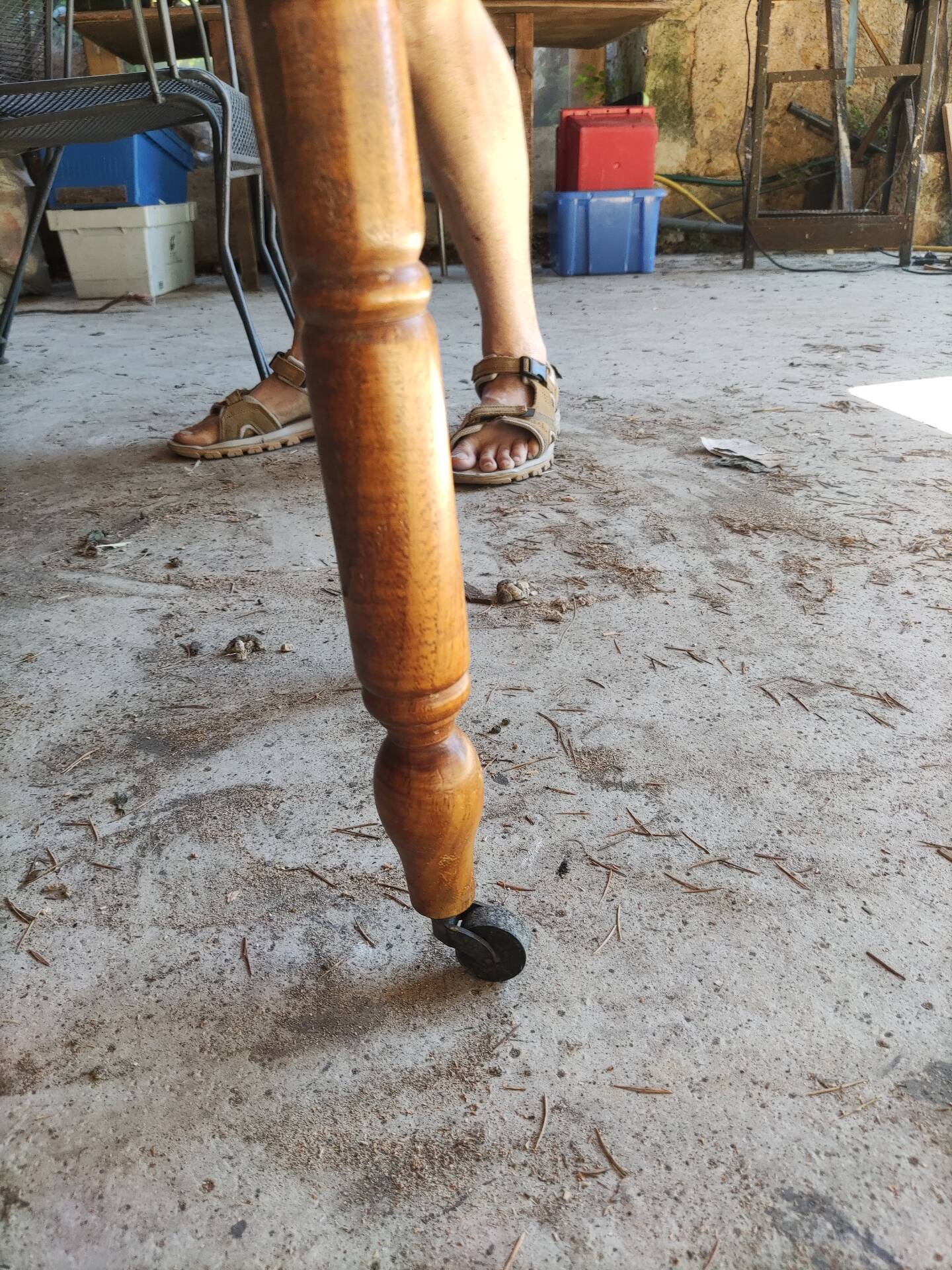 Oval oak table with carved details - known as a hunting table.
