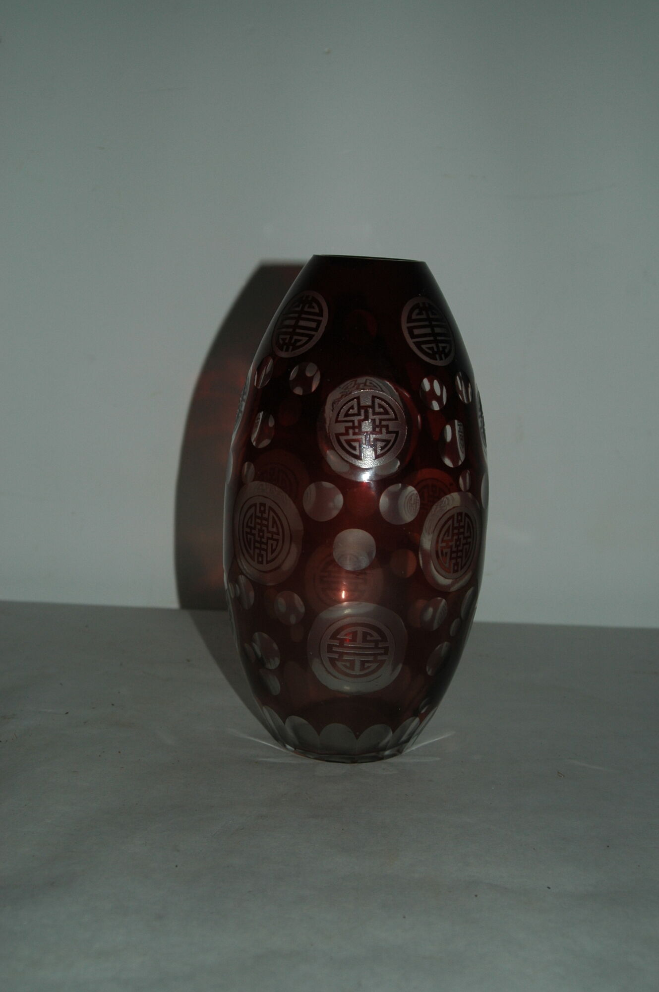 vase cut glass or bohemian crystal Chinese decoration Chinese glass
