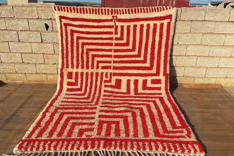 Handmade traditional Beni Ourain rug, size 2/3 m.
