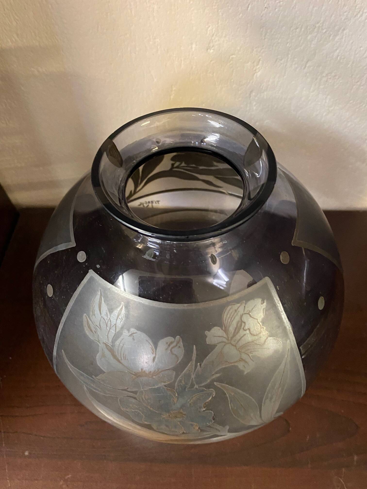 1930s art deco vase from argyl in blown glass with acid-etched floral design