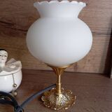 Table lamp in gilded bronze and white opaline