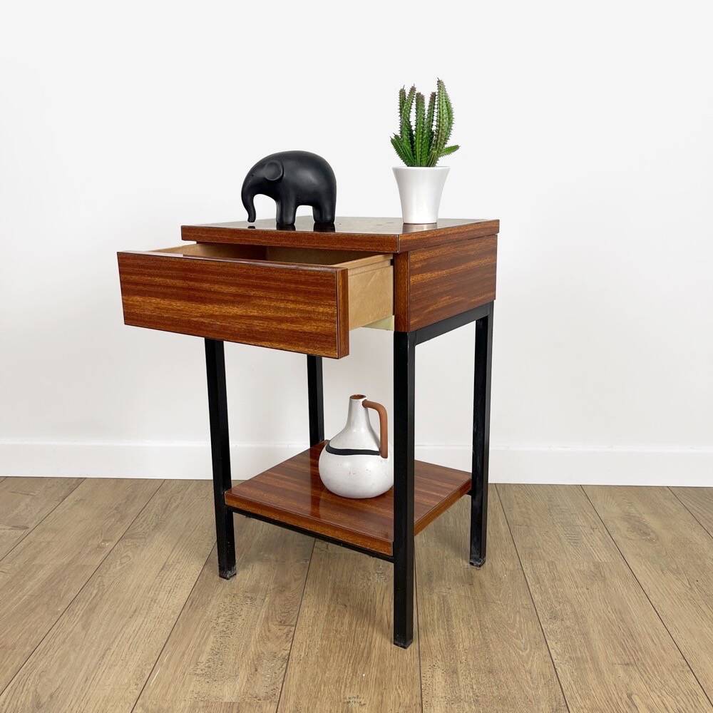 Meuble d'appoint design Formica et métal