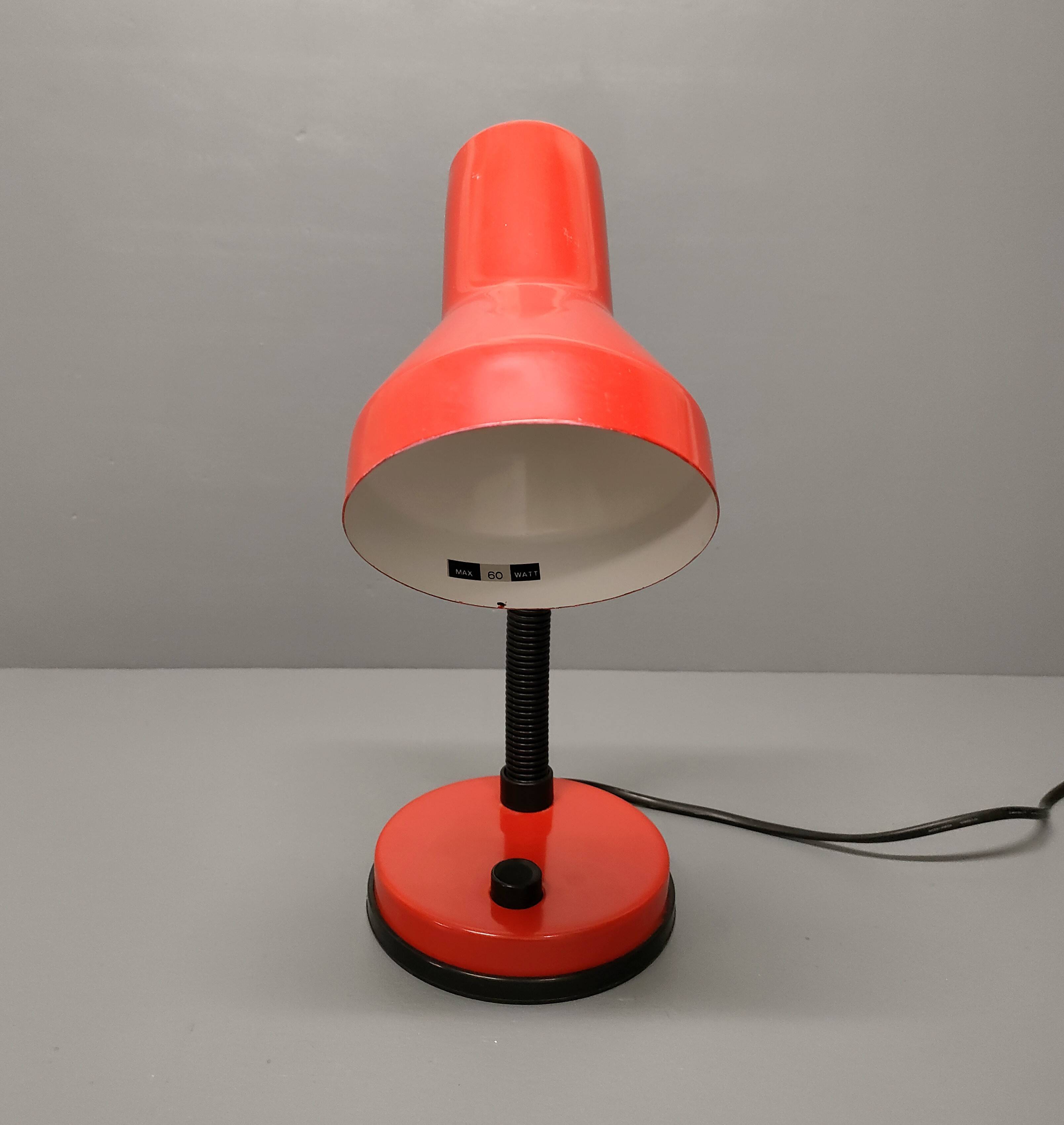 Elite - industrial style desk lamp - red lacquered metal - netherlands - 90's
