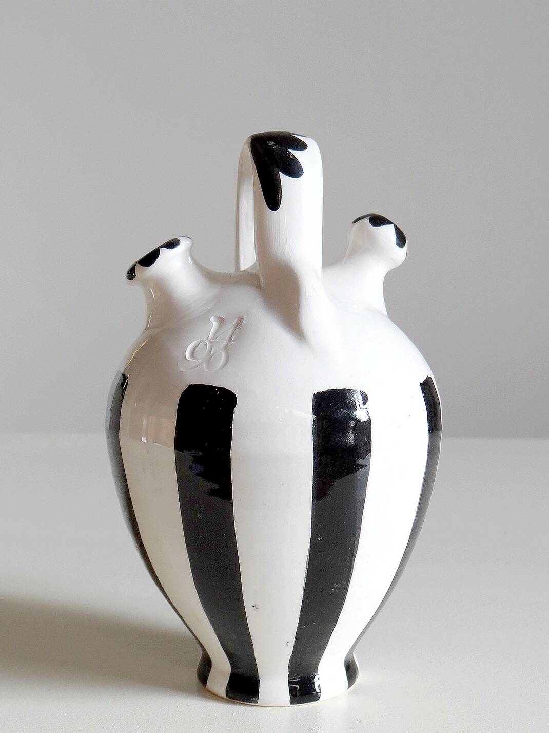Striped ceramic gargoulette