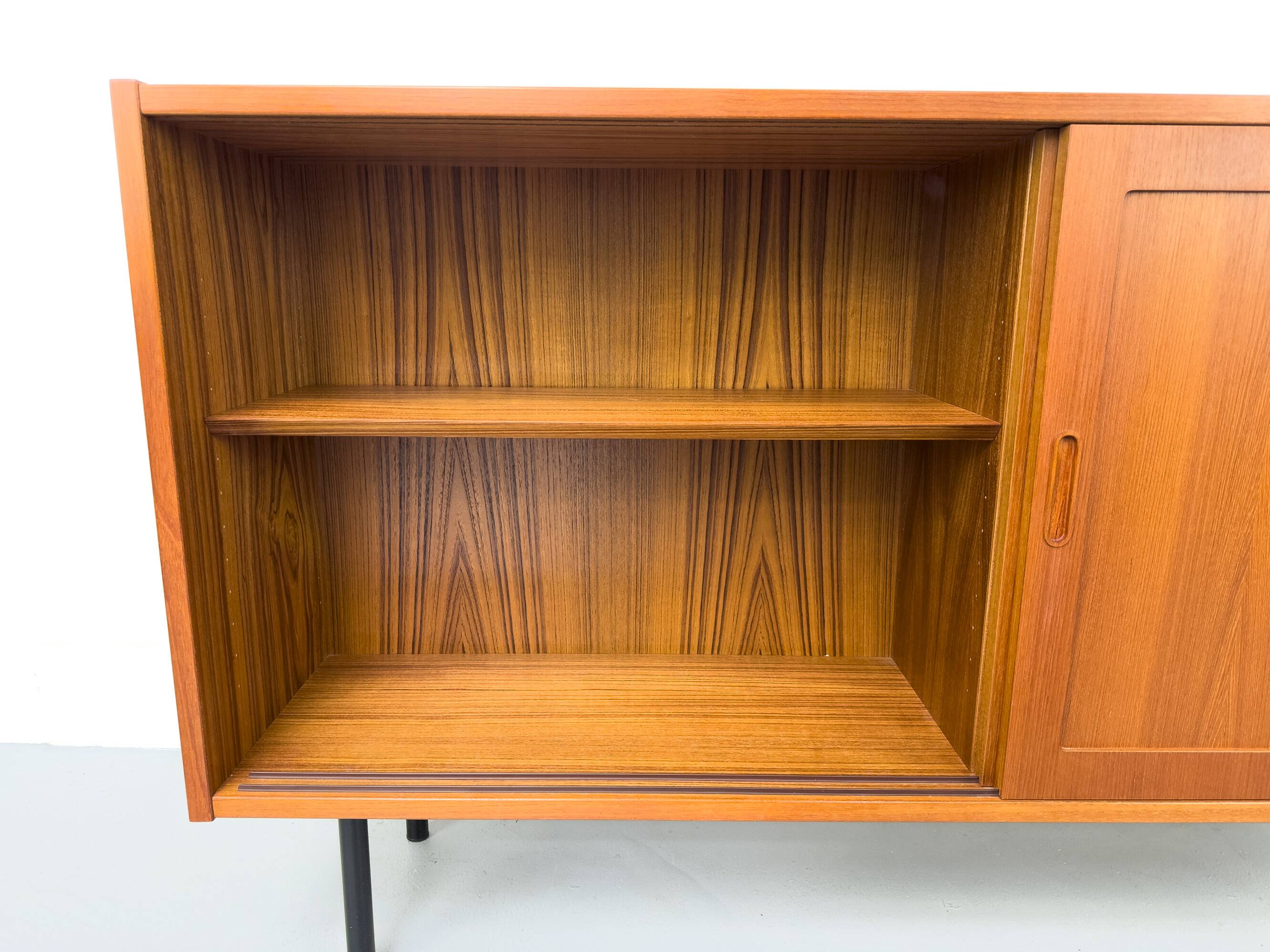 Buffet danois en teck par Carlo Jensen pour Hundevad & Co., années 1960