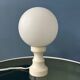 Lampe de table Space Age blanche en verre opalin