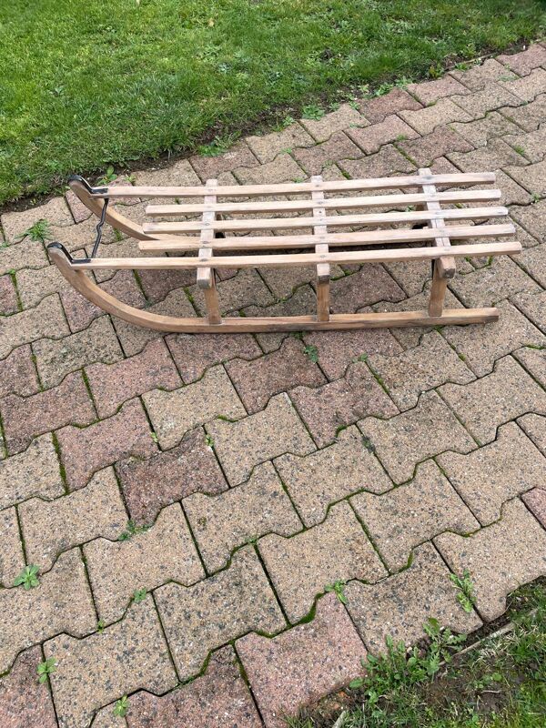 Une luge pour la déco