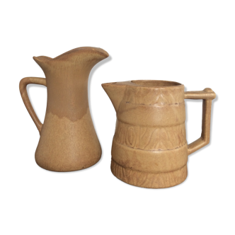 Series of 2 pitchers 1970