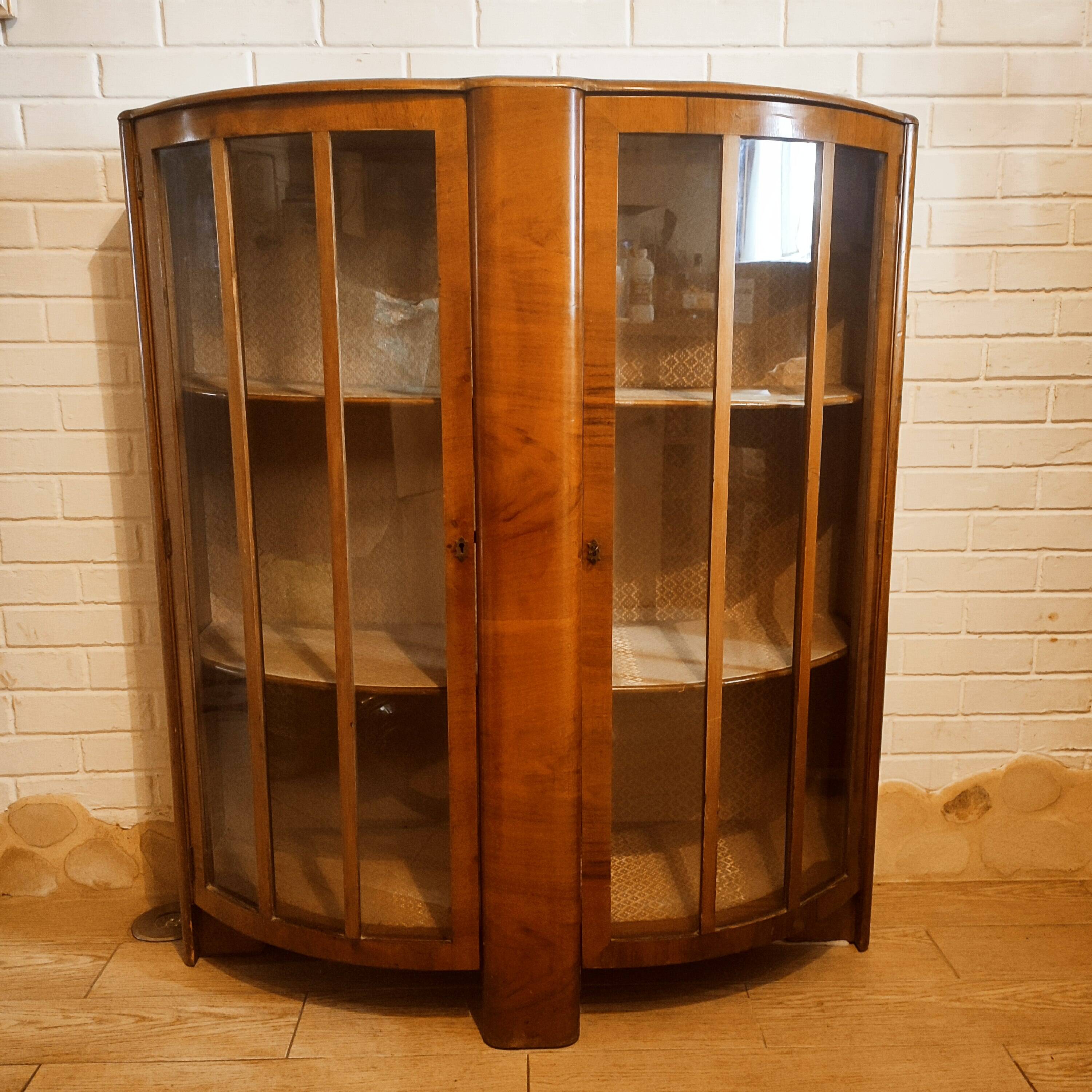 Vitrine art deco en noyer
