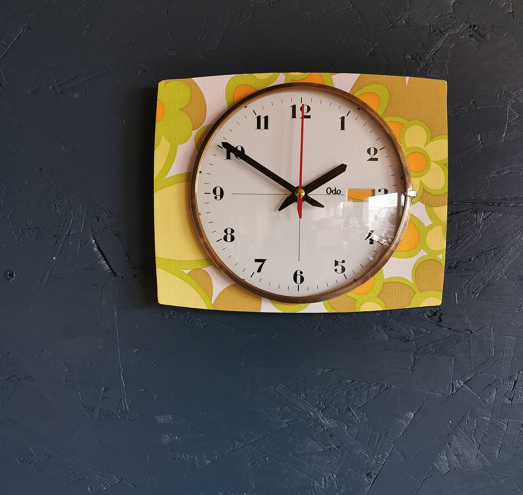 Vintage formica clock rectangular silent wall pendulum "Odo flowers"