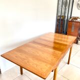Extendable dining table in NATHAN teak