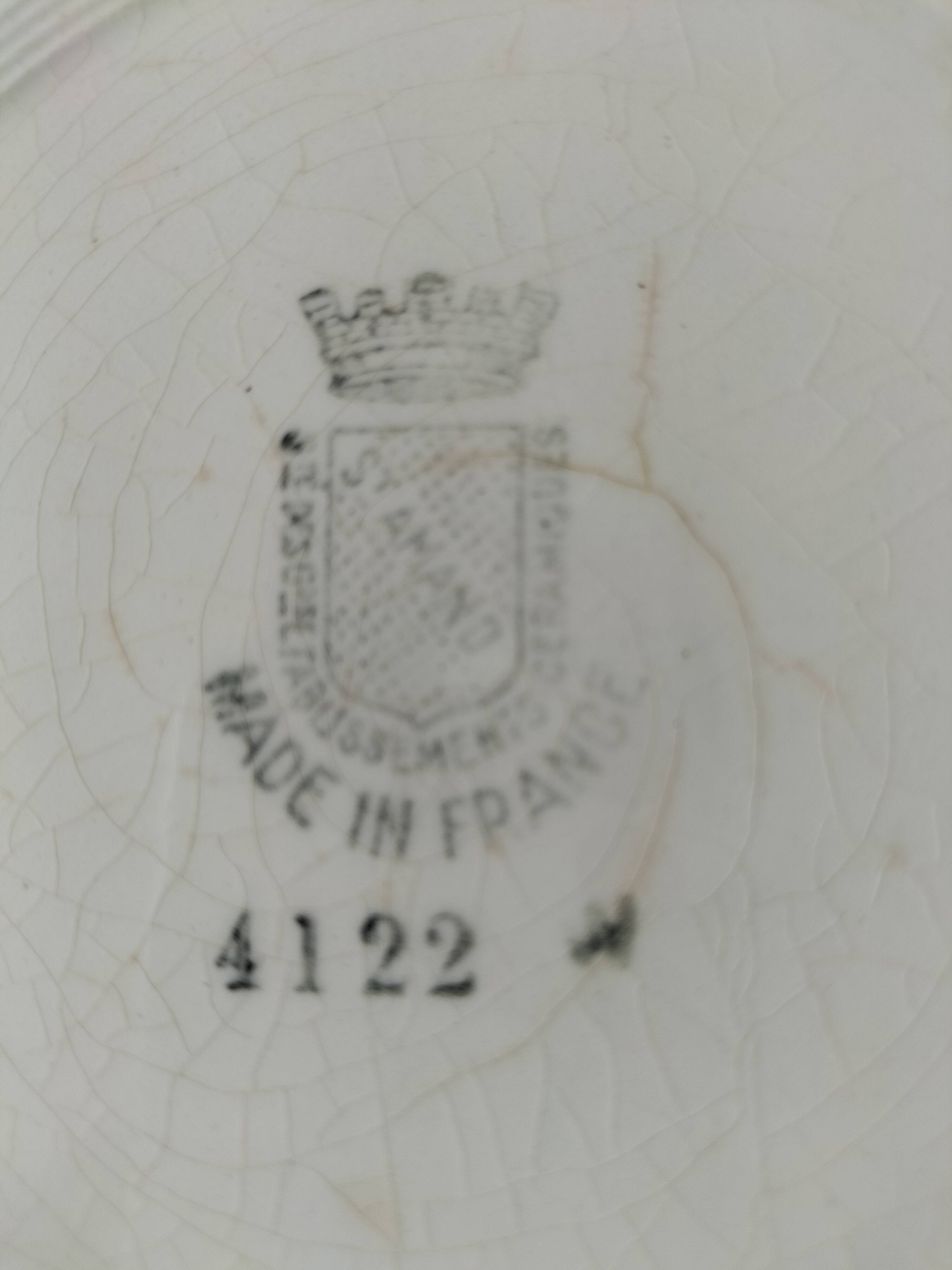 Set of 8 Saint Amand plates with stylized flower decoration 4122