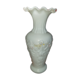 Opaline vase of fair