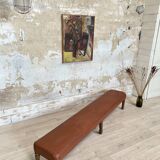 Bistro bench in imitation leather.