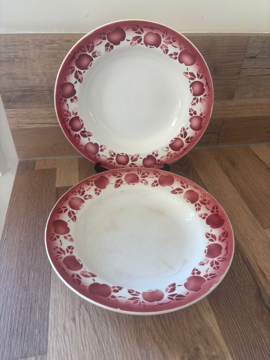 Vintage set of 5 St Amand earthenware plates with apples.