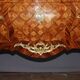 Commode de style Louis XV en marqueterie de cube