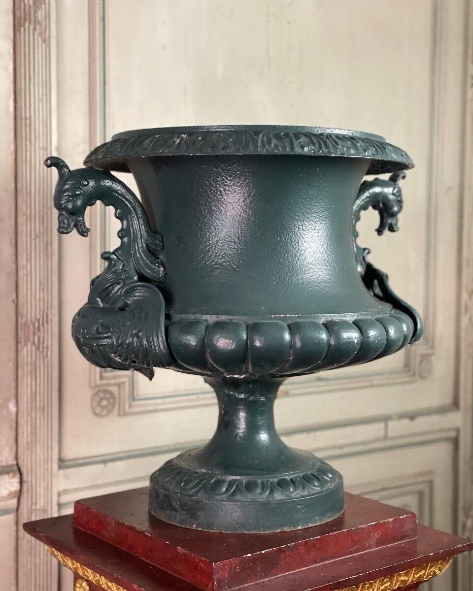 Set of 4 cast iron basins, Corneau foundry in Charleville.