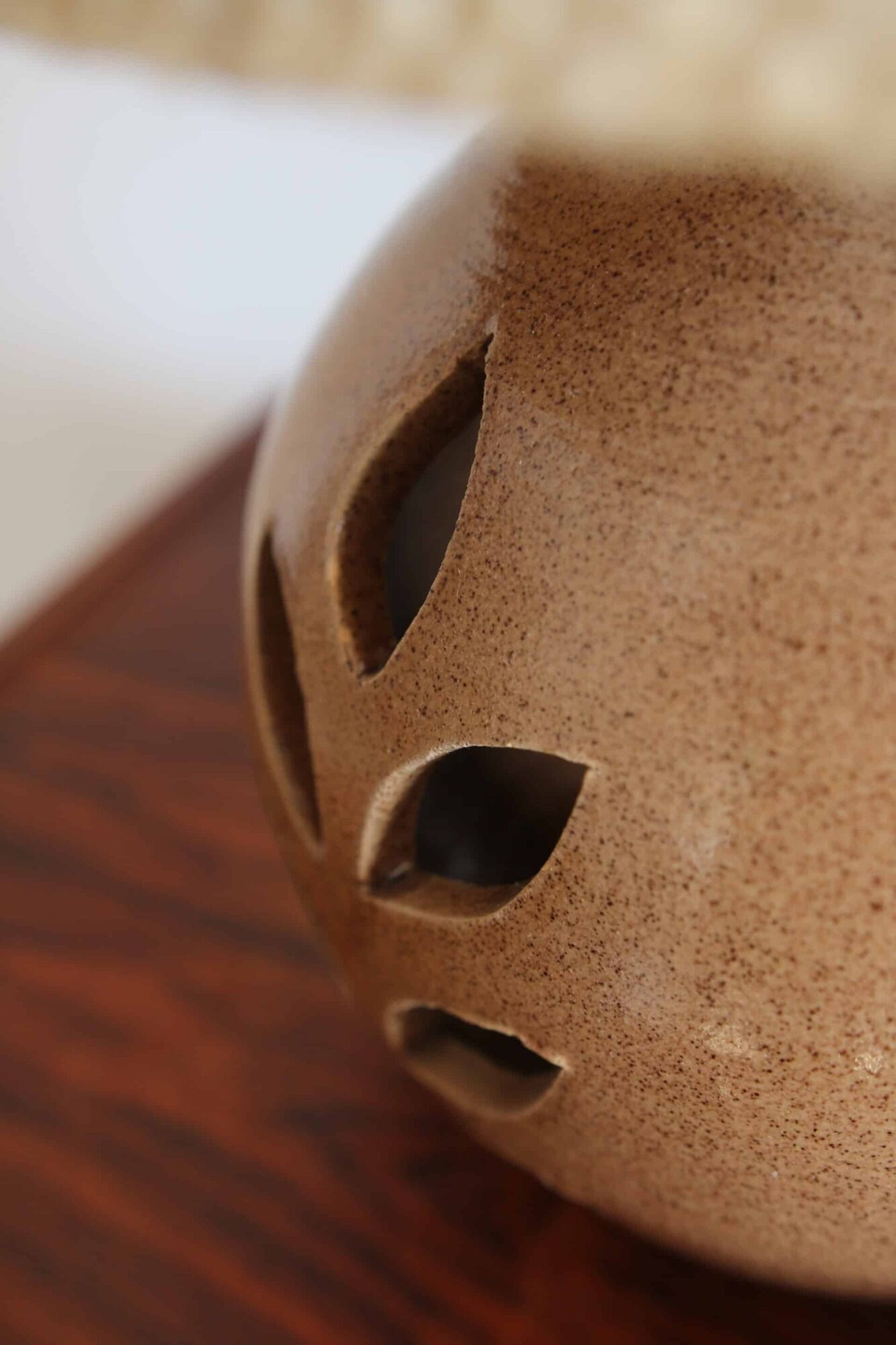 Lattice stoneware lamp