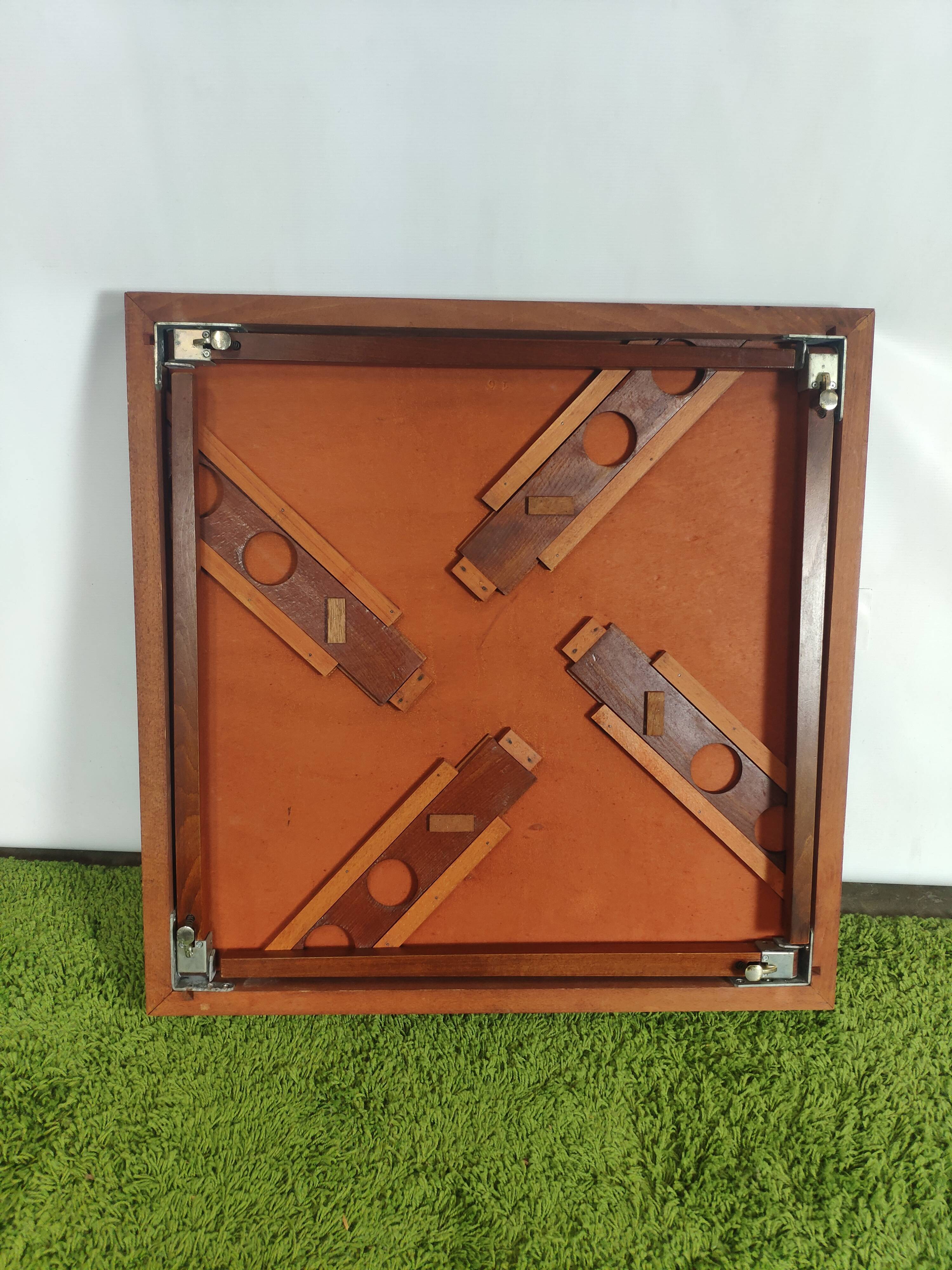 SMIR folding bridge table