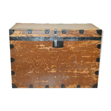 Wooden trunk