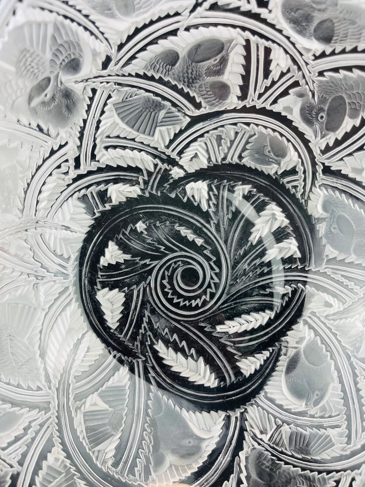 Lalique crystal bowl model Pinsons