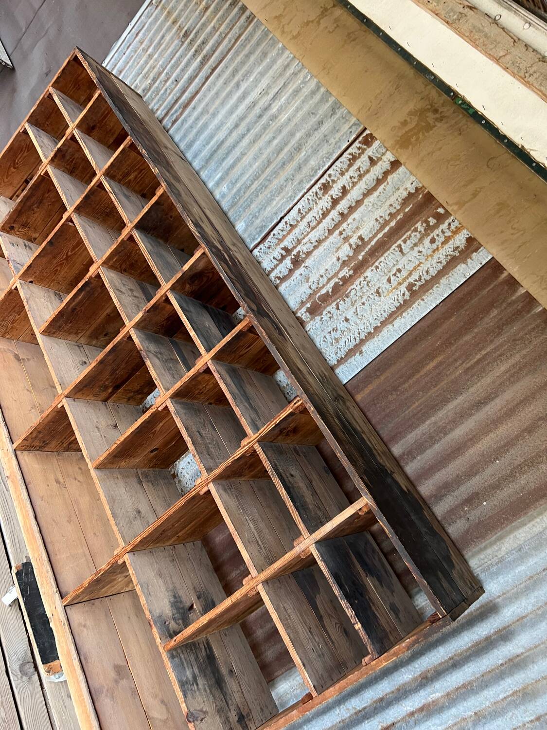 Ancien casier d’atelier