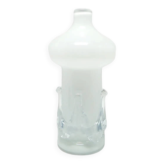 Modernist vase, ivory white glass, Poland, 1970s.