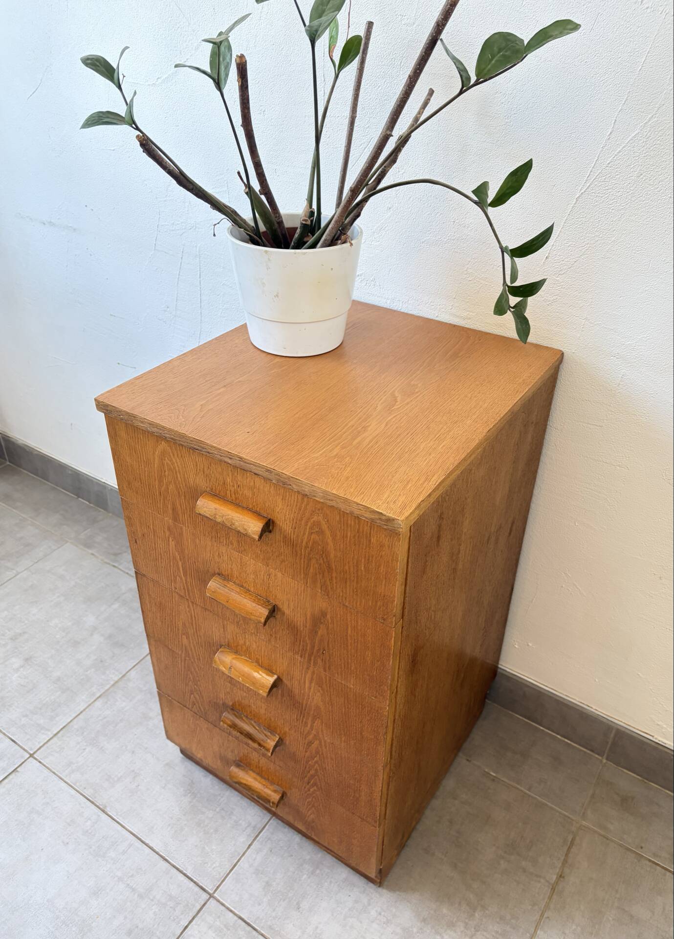 Vintage chest of drawers