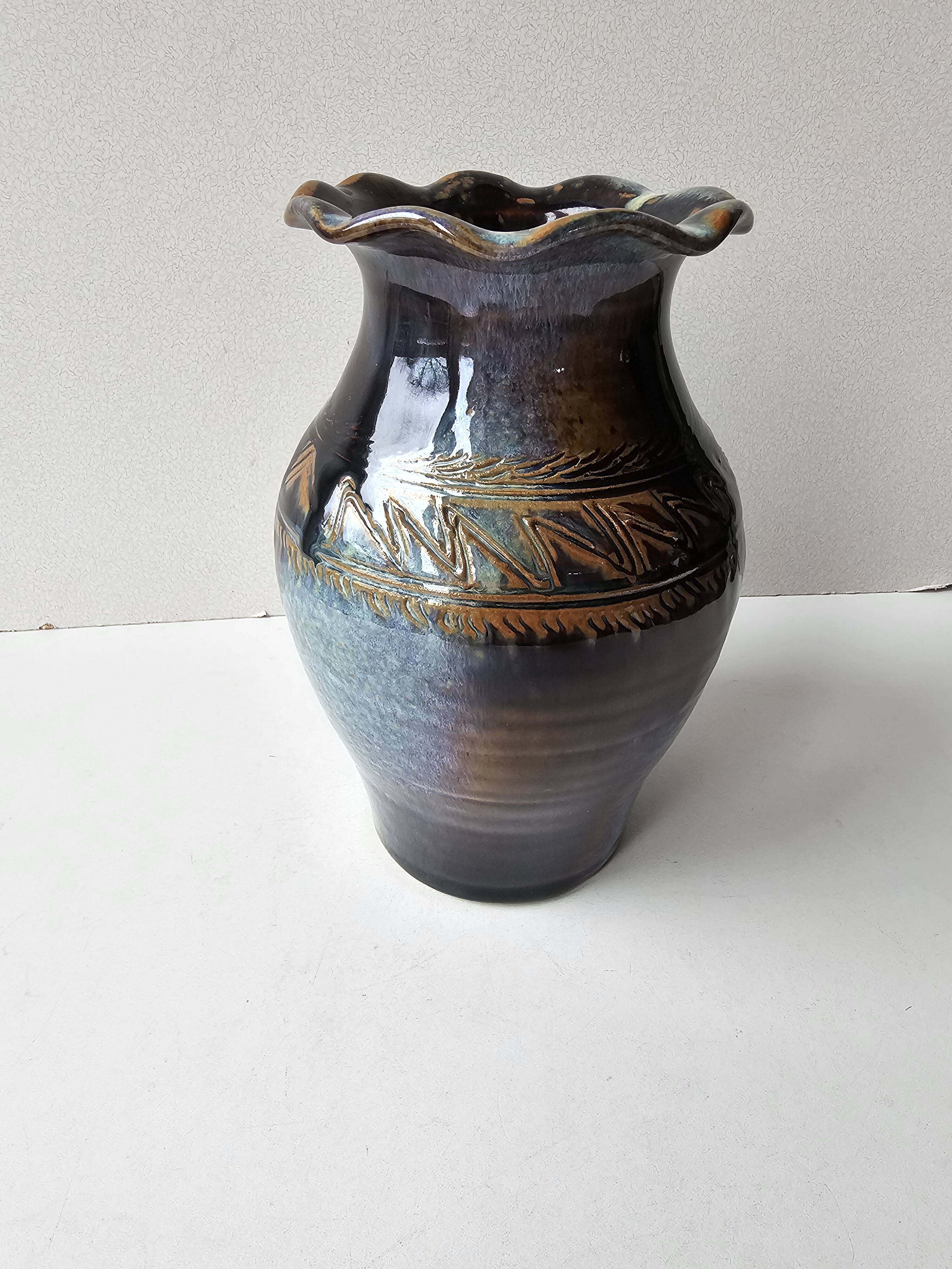 Glazed ceramic vase, signed (signature to be identified)