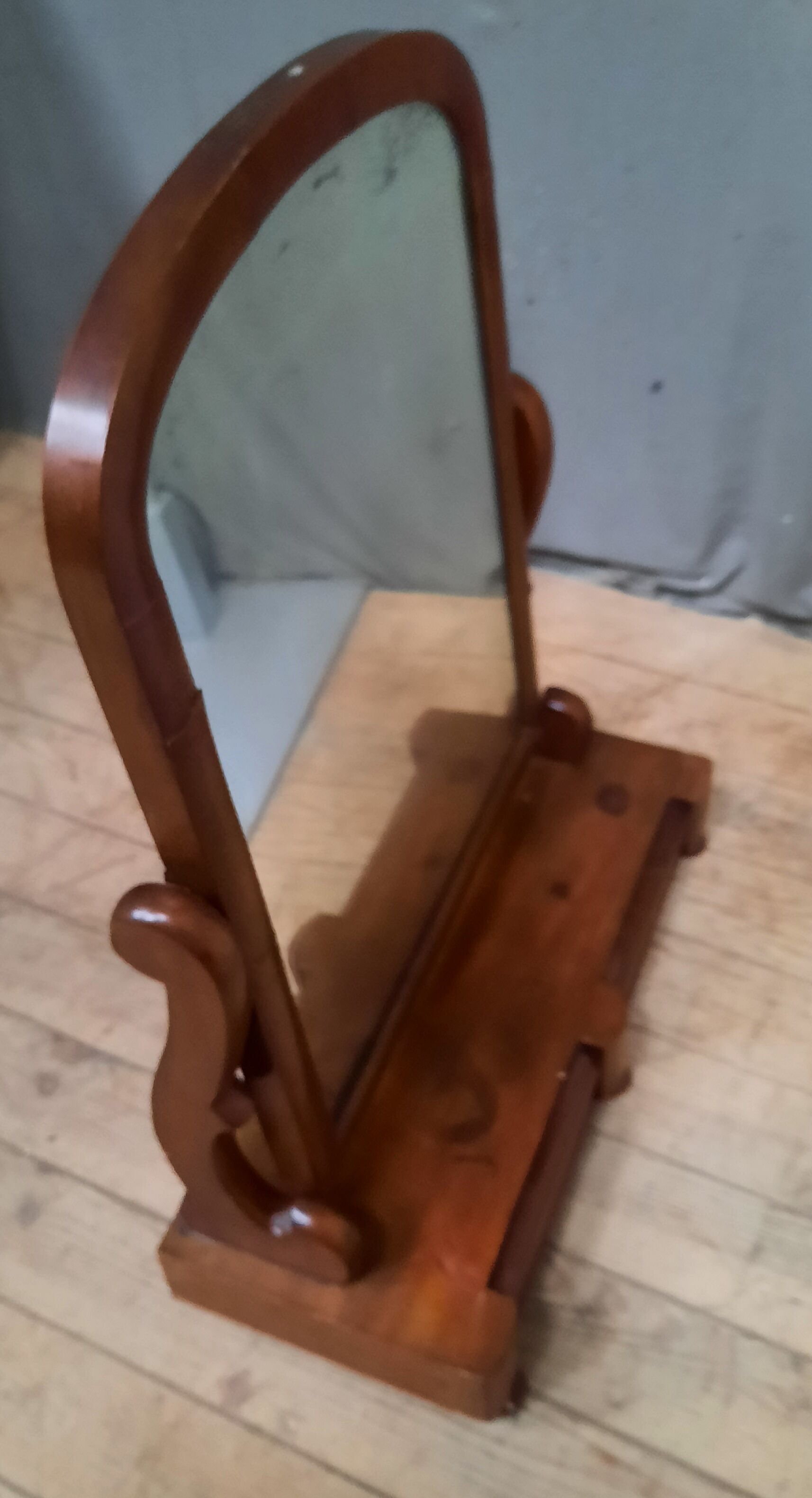 Nineteenth-century mahogany barber