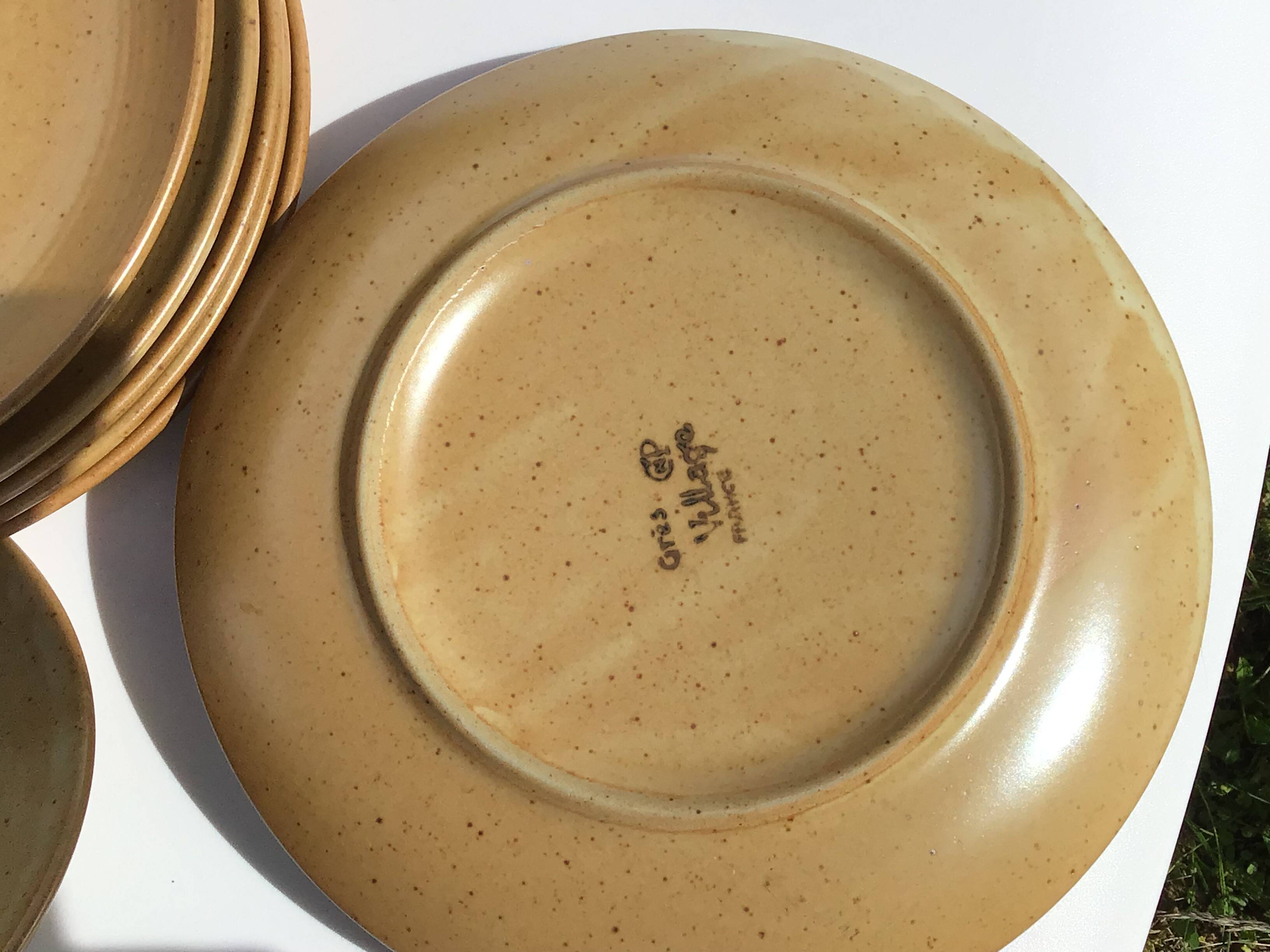 10 Village speckled blond stoneware dessert plates